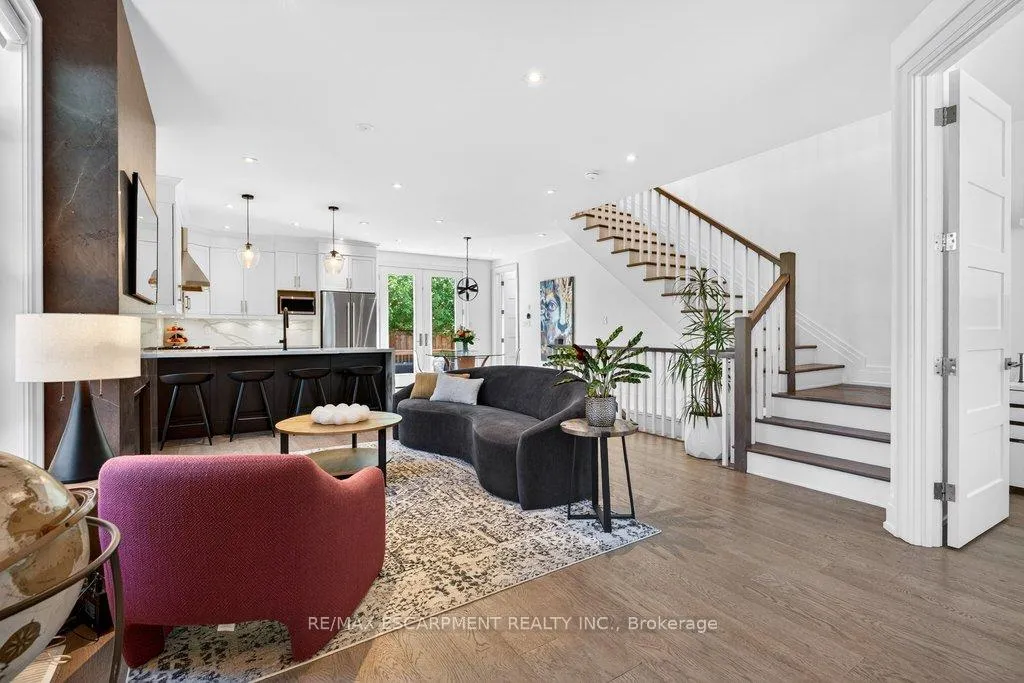 Photo 6 of Unit 6, 2134 New Street, Burlington, Brant — HOMEH