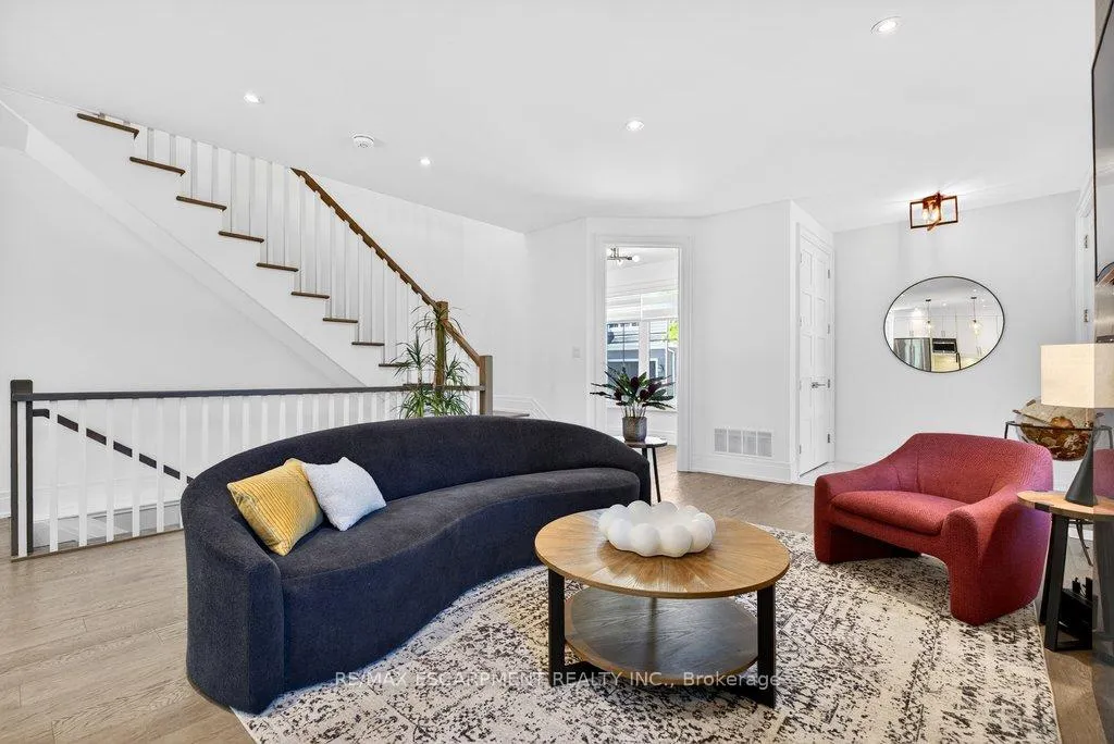 Photo 9 of Unit 6, 2134 New Street, Burlington, Brant — HOMEH