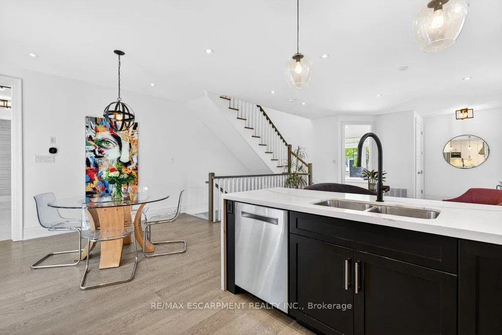 Photo 13 of Unit 6, 2134 New Street, Burlington, Brant — HOMEH