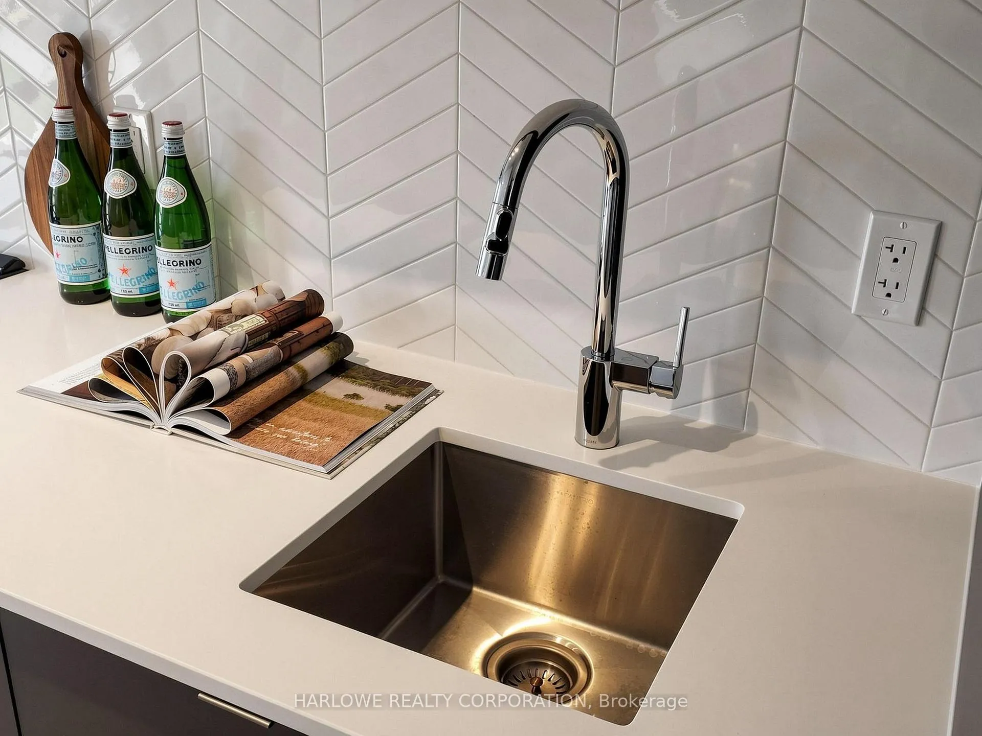 Photo 7 of Unit 126 B, 1604 Charles Street, Whitby, Port Whitby — HOMEH