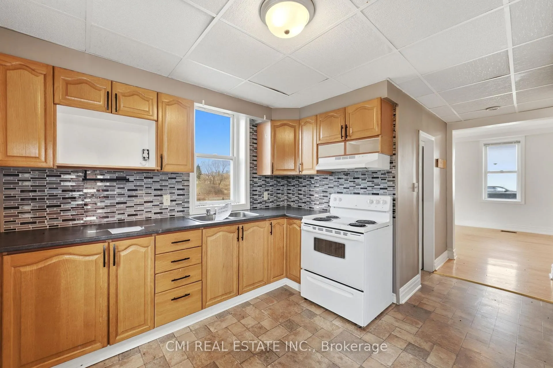 Photo 13 of 73 River Road, Arnprior — HOMEH