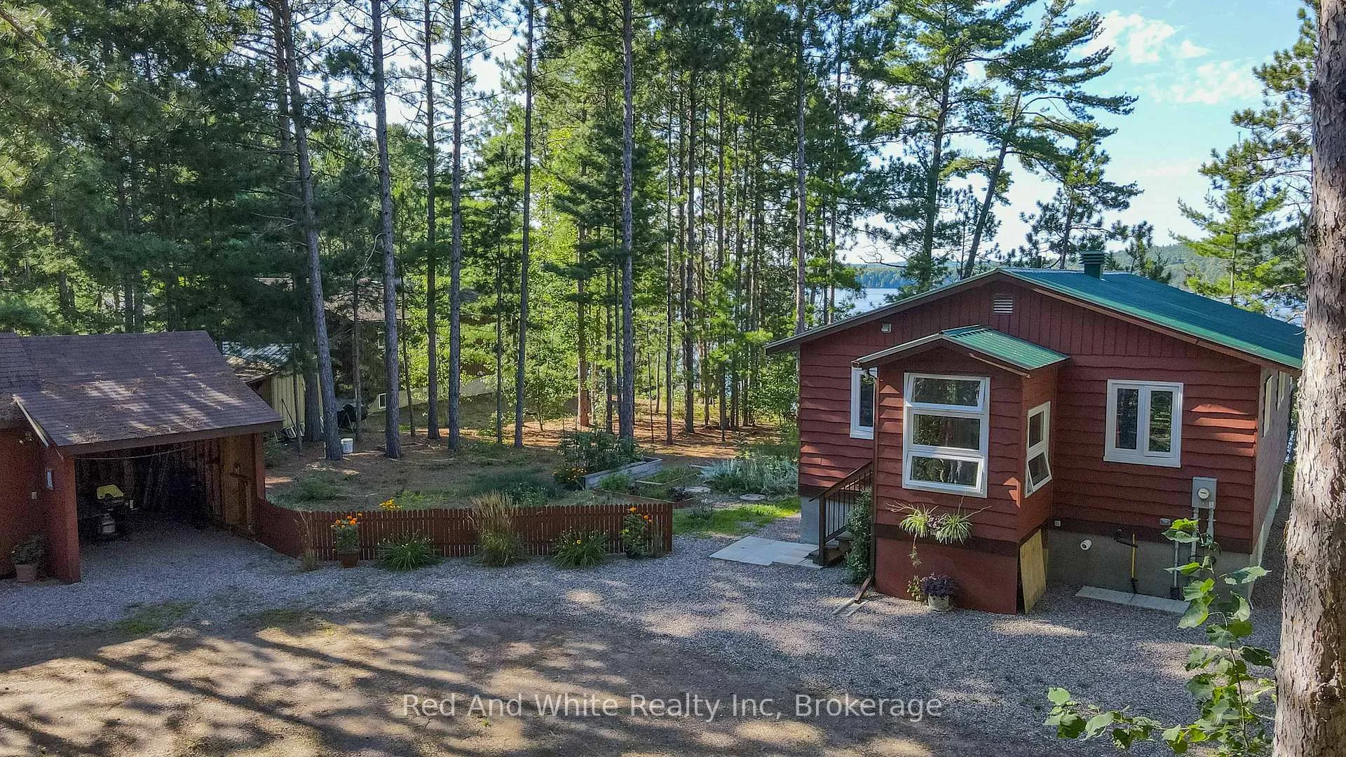 Photo 3 of 610 Pine Point Lane, Killaloe, Hagarty and Richards, Killaloe/Round Lake — HOMEH