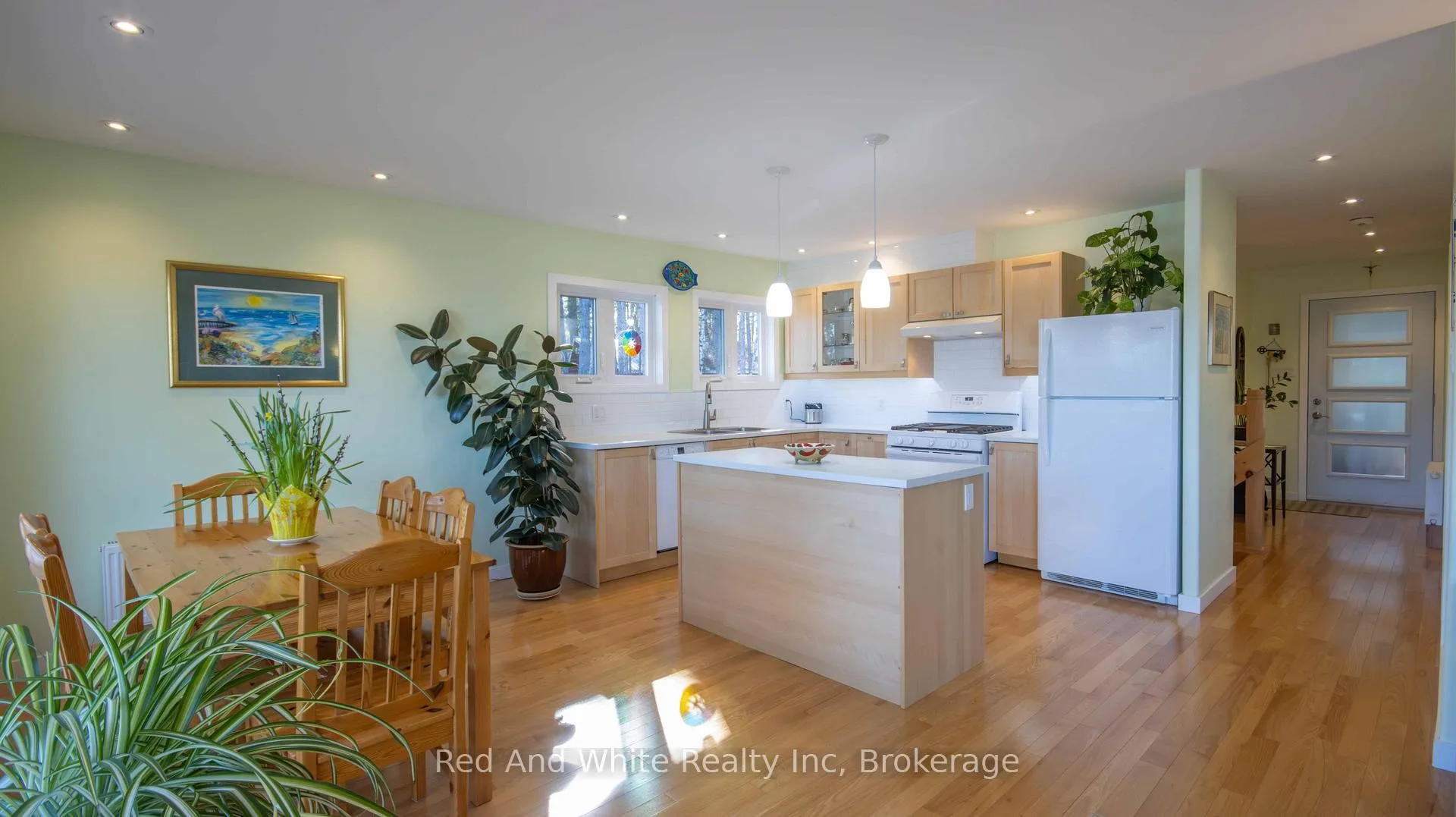Photo 13 of 610 Pine Point Lane, Killaloe, Hagarty and Richards, Killaloe/Round Lake — HOMEH