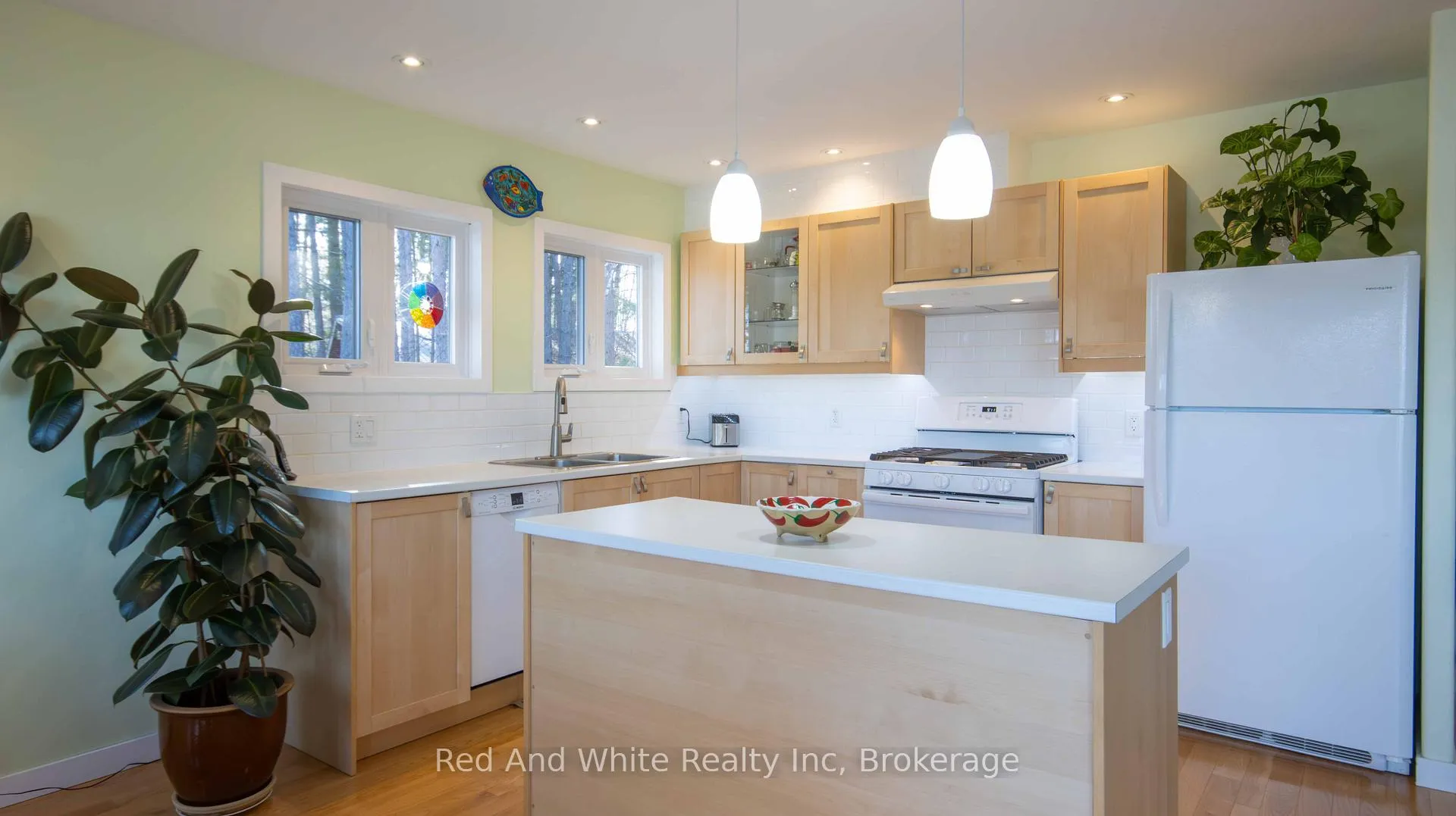 Photo 14 of 610 Pine Point Lane, Killaloe, Hagarty and Richards, Killaloe/Round Lake — HOMEH