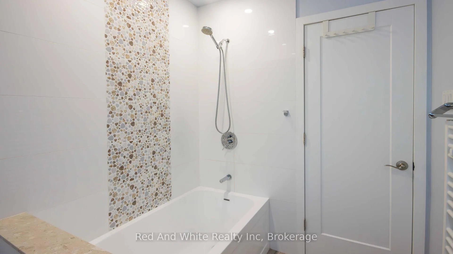 Photo 19 of 610 Pine Point Lane, Killaloe, Hagarty and Richards, Killaloe/Round Lake — HOMEH