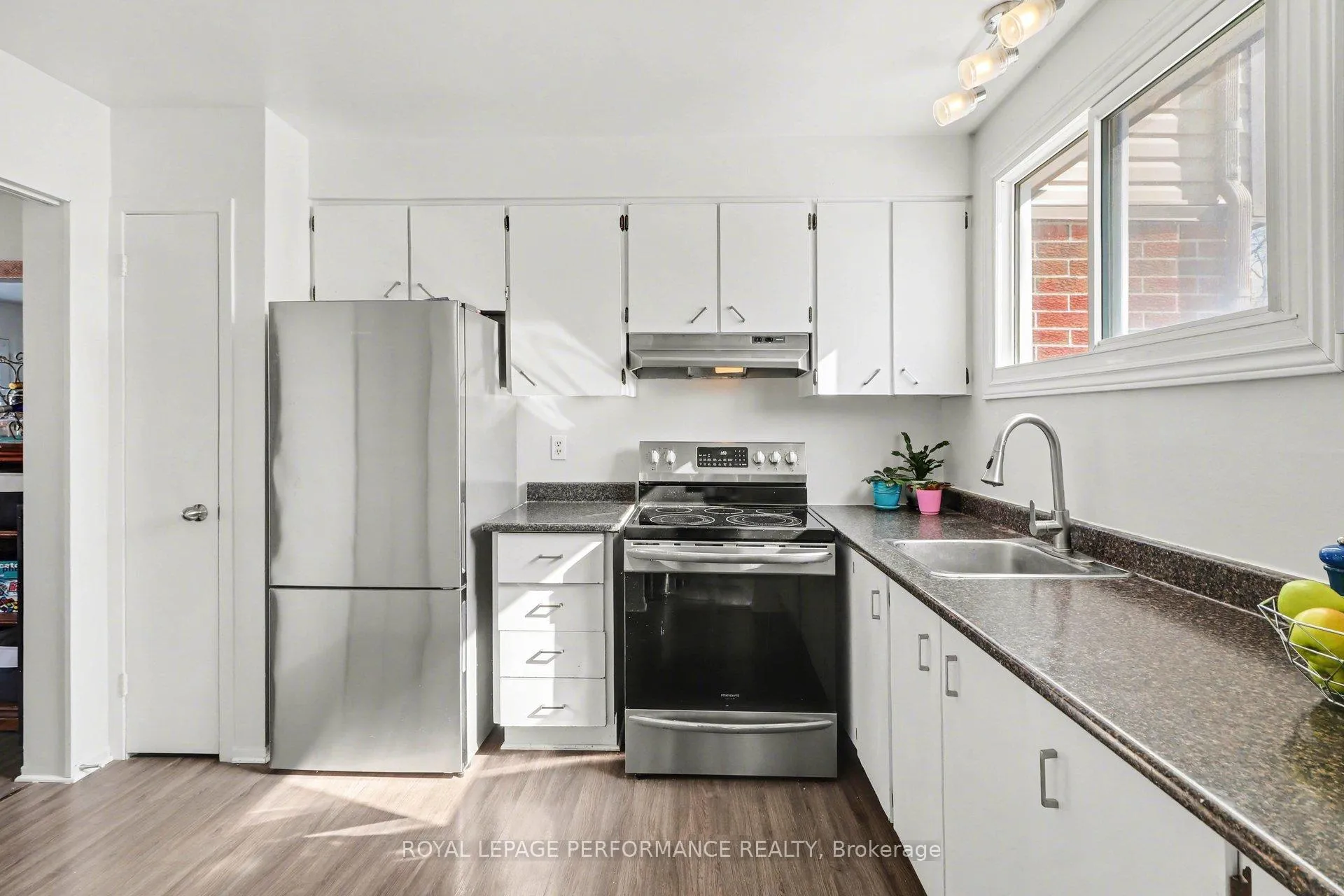 Photo 3 of Unit 307, 1441 Palmerston Drive, Ottawa, Carson Grove — HOMEH