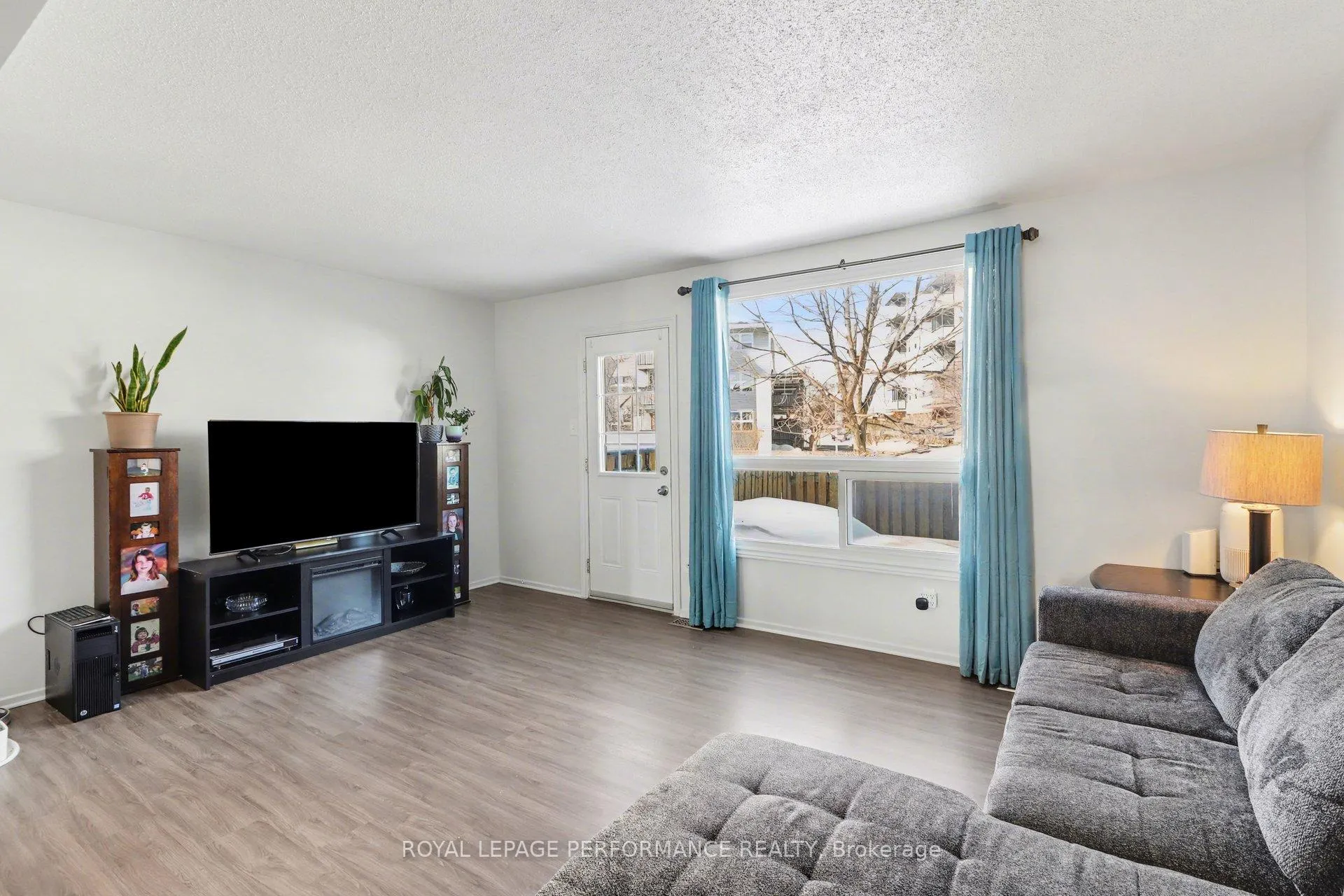 Photo 4 of Unit 307, 1441 Palmerston Drive, Ottawa, Carson Grove — HOMEH