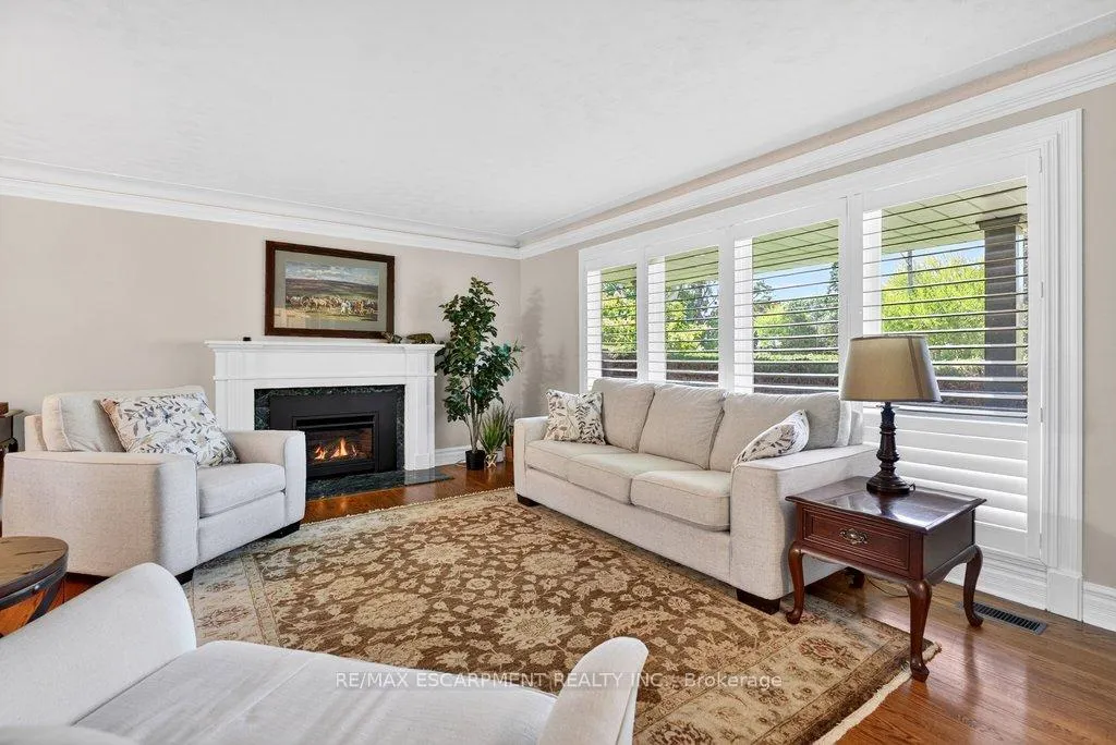 Photo 8 of 4008 Apple Valley Lane, Burlington, Shoreacres — HOMEH
