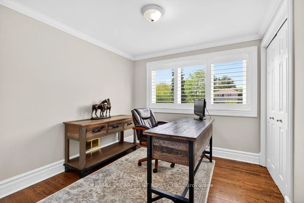 Photo 23 of 4008 Apple Valley Lane, Burlington, Shoreacres — HOMEH