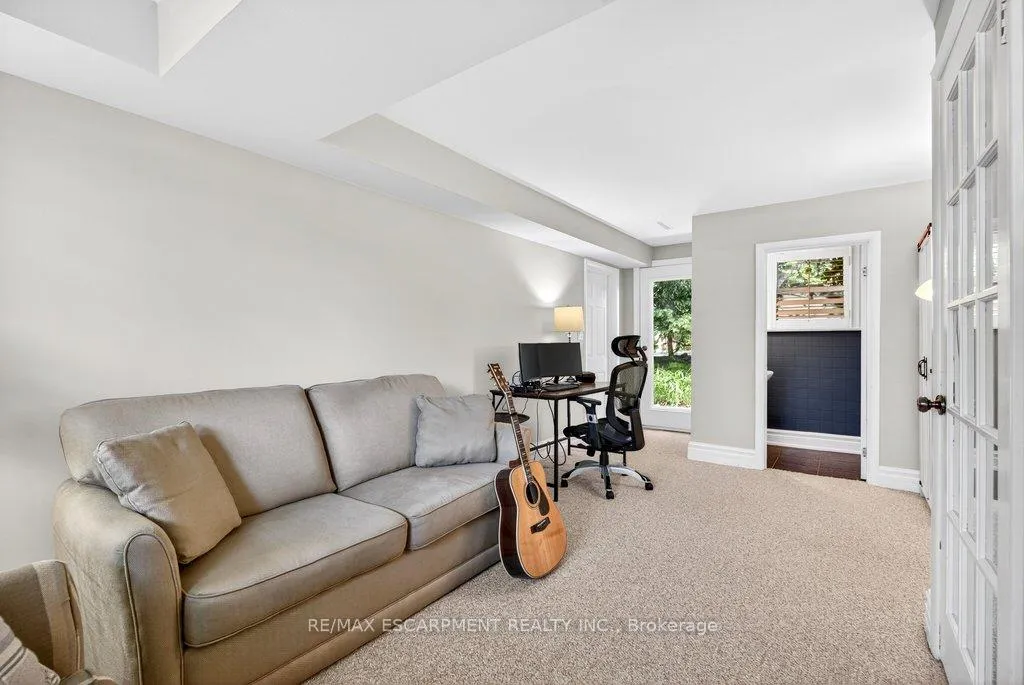 Photo 29 of 4008 Apple Valley Lane, Burlington, Shoreacres — HOMEH