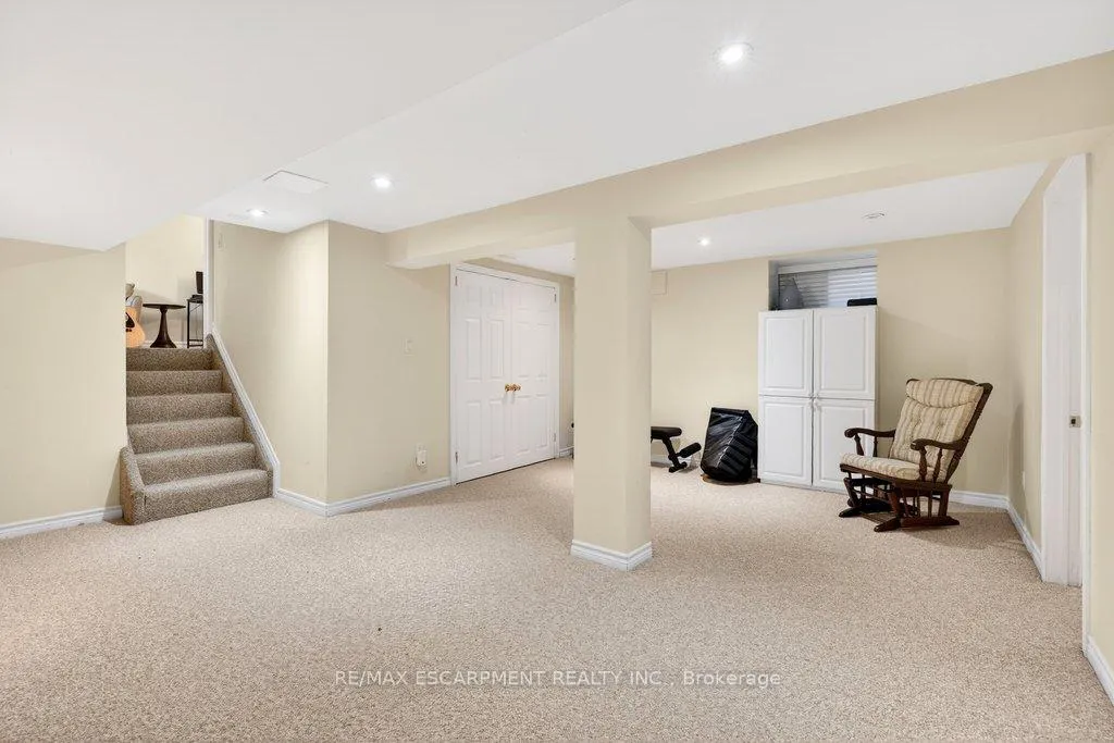 Photo 32 of 4008 Apple Valley Lane, Burlington, Shoreacres — HOMEH
