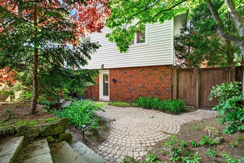 Photo 42 of 4008 Apple Valley Lane, Burlington, Shoreacres — HOMEH