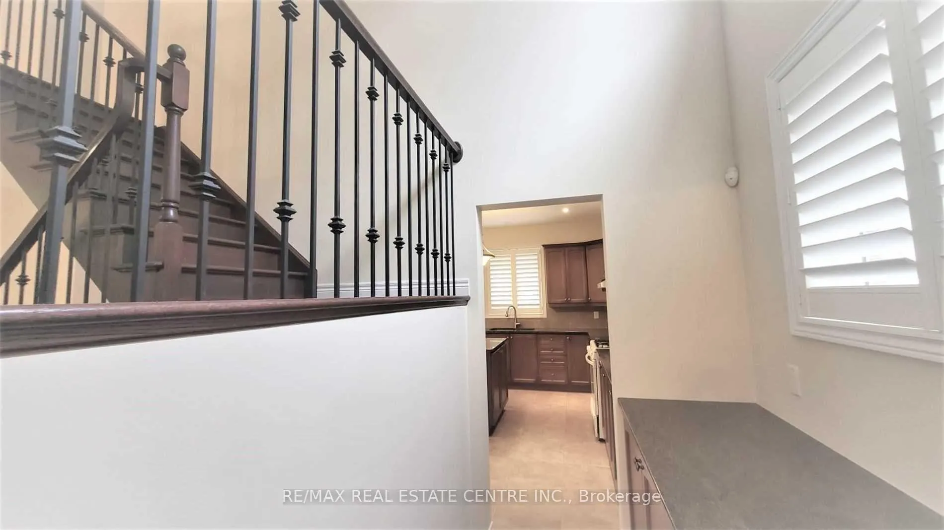 Photo 6 of 15 Sasha Court, Hamilton, Stoney Creek — HOMEH