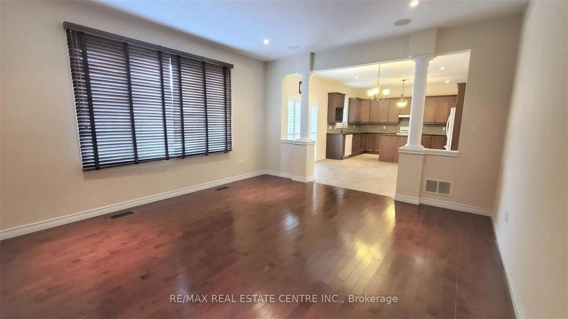 Photo 11 of 15 Sasha Court, Hamilton, Stoney Creek — HOMEH