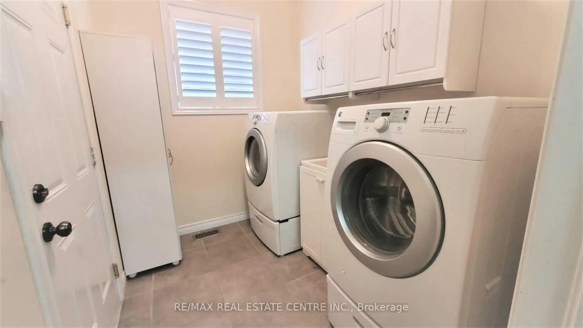 Photo 13 of 15 Sasha Court, Hamilton, Stoney Creek — HOMEH