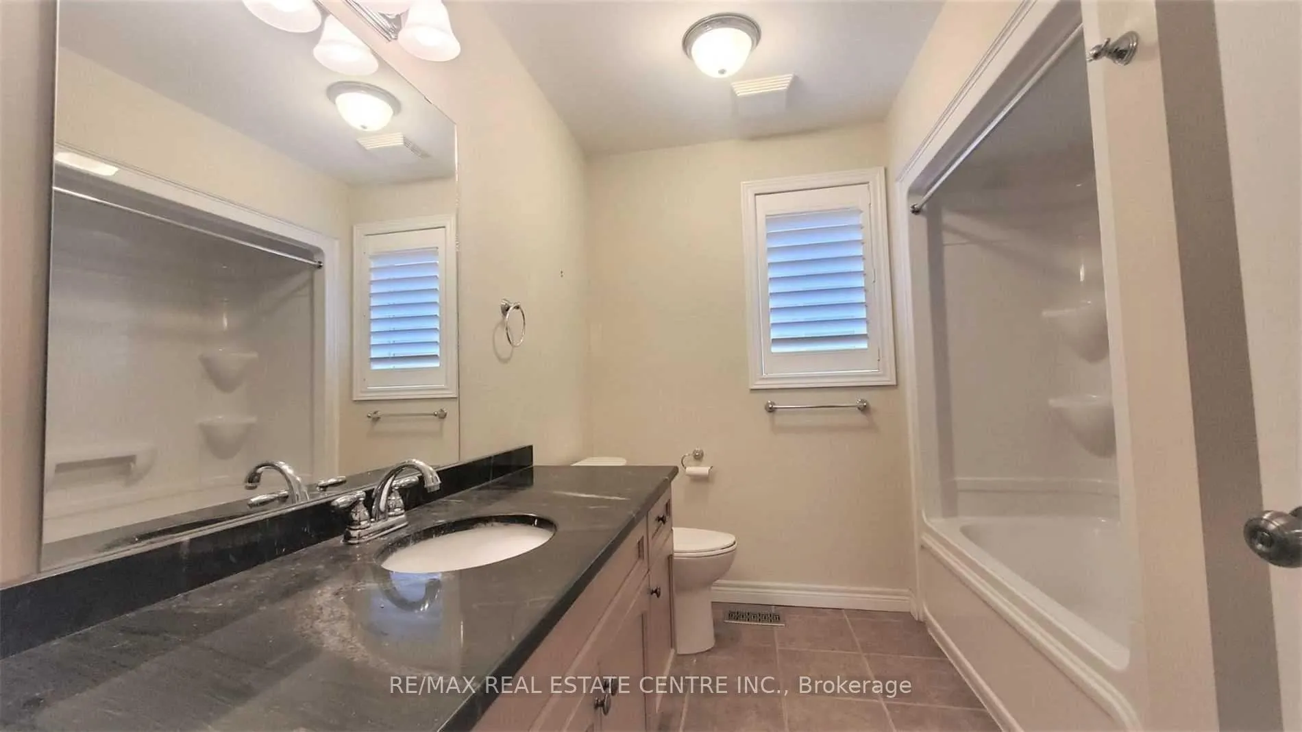 Photo 26 of 15 Sasha Court, Hamilton, Stoney Creek — HOMEH