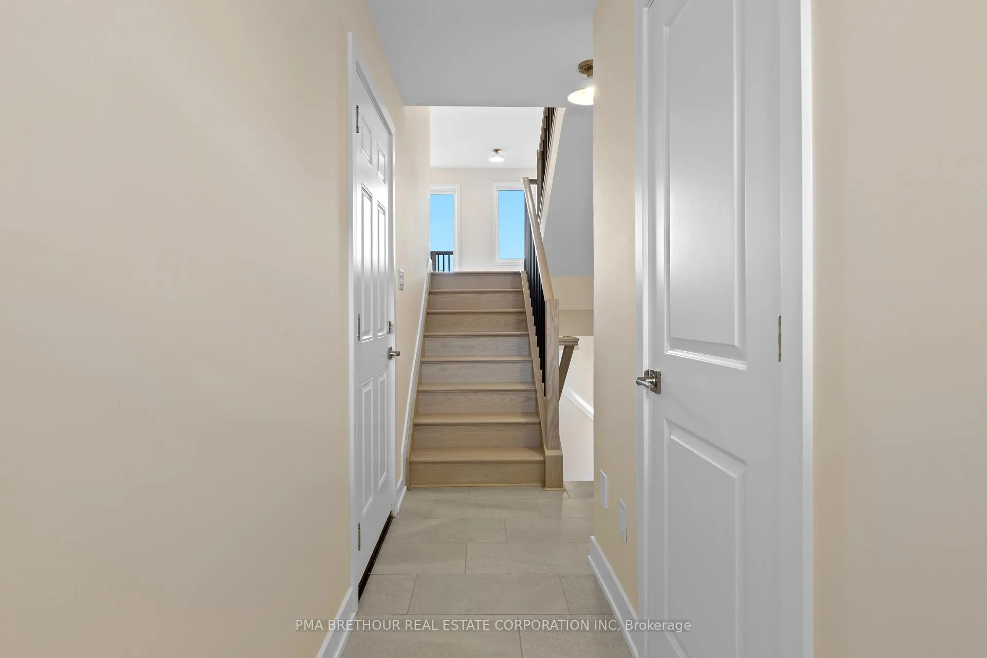 Photo 3 of 66 Staples Boulevard, Smiths Falls — HOMEH