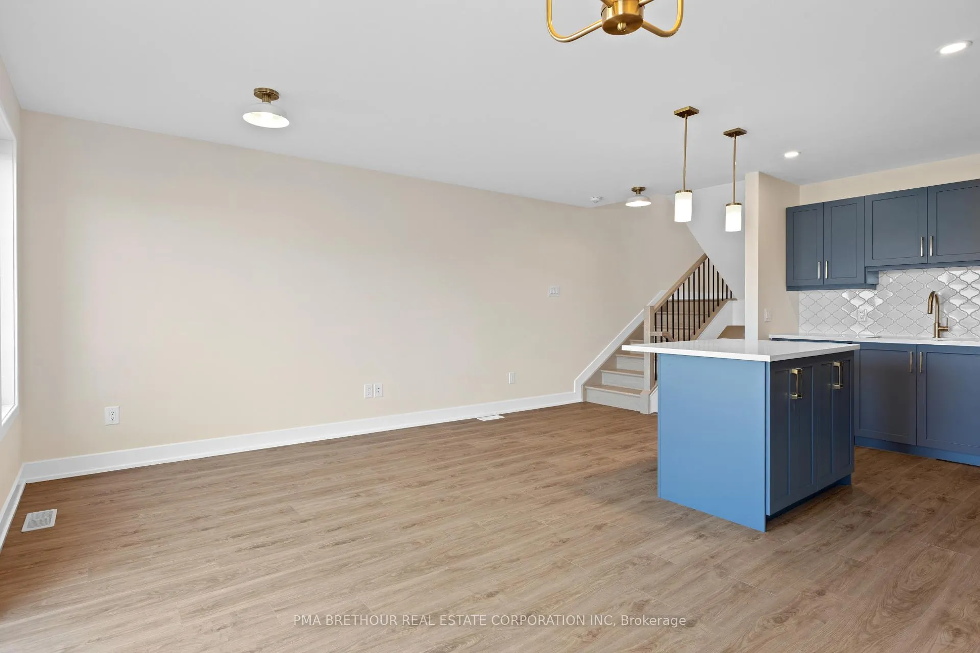 Photo 9 of 66 Staples Boulevard, Smiths Falls — HOMEH