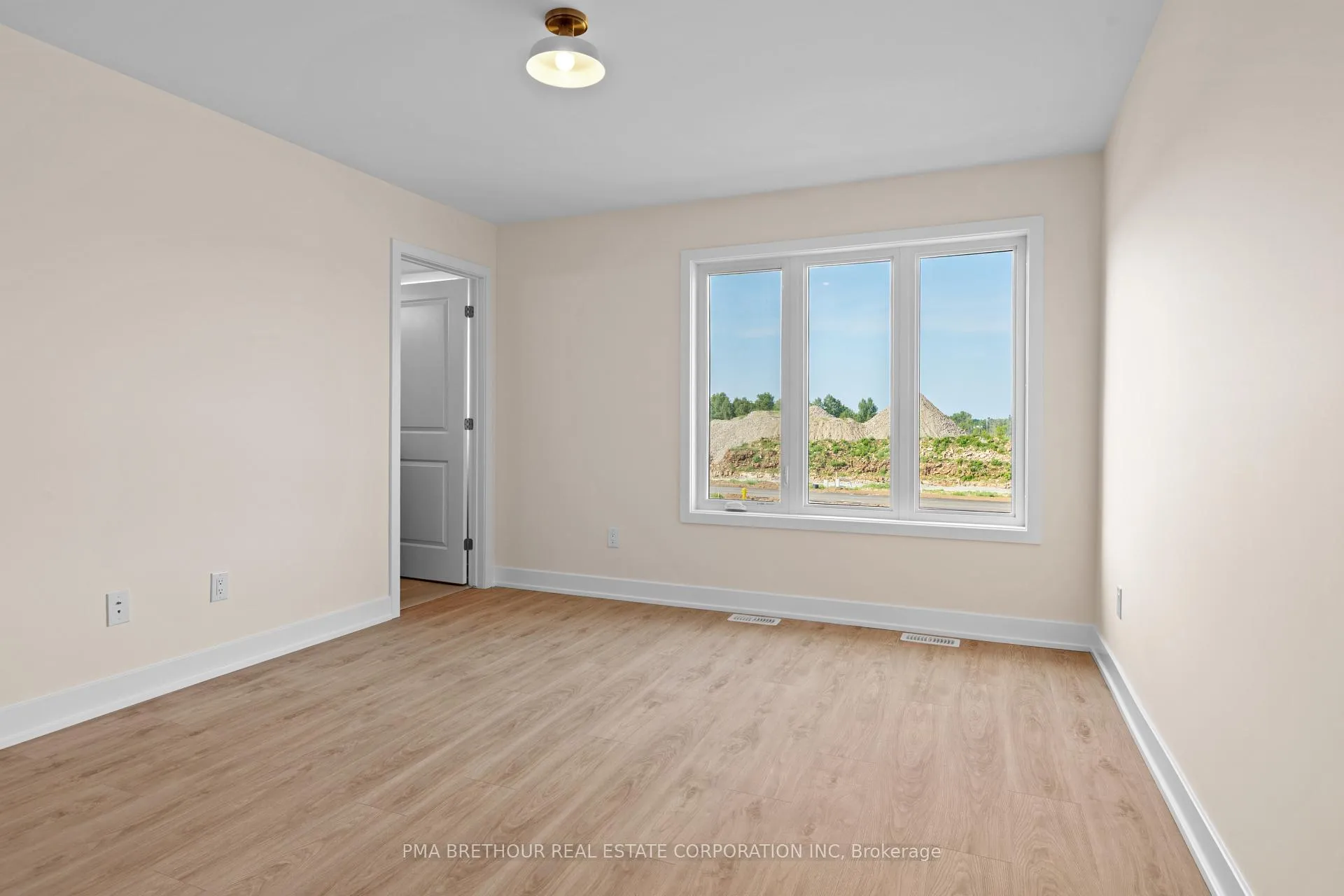 Photo 21 of 66 Staples Boulevard, Smiths Falls — HOMEH