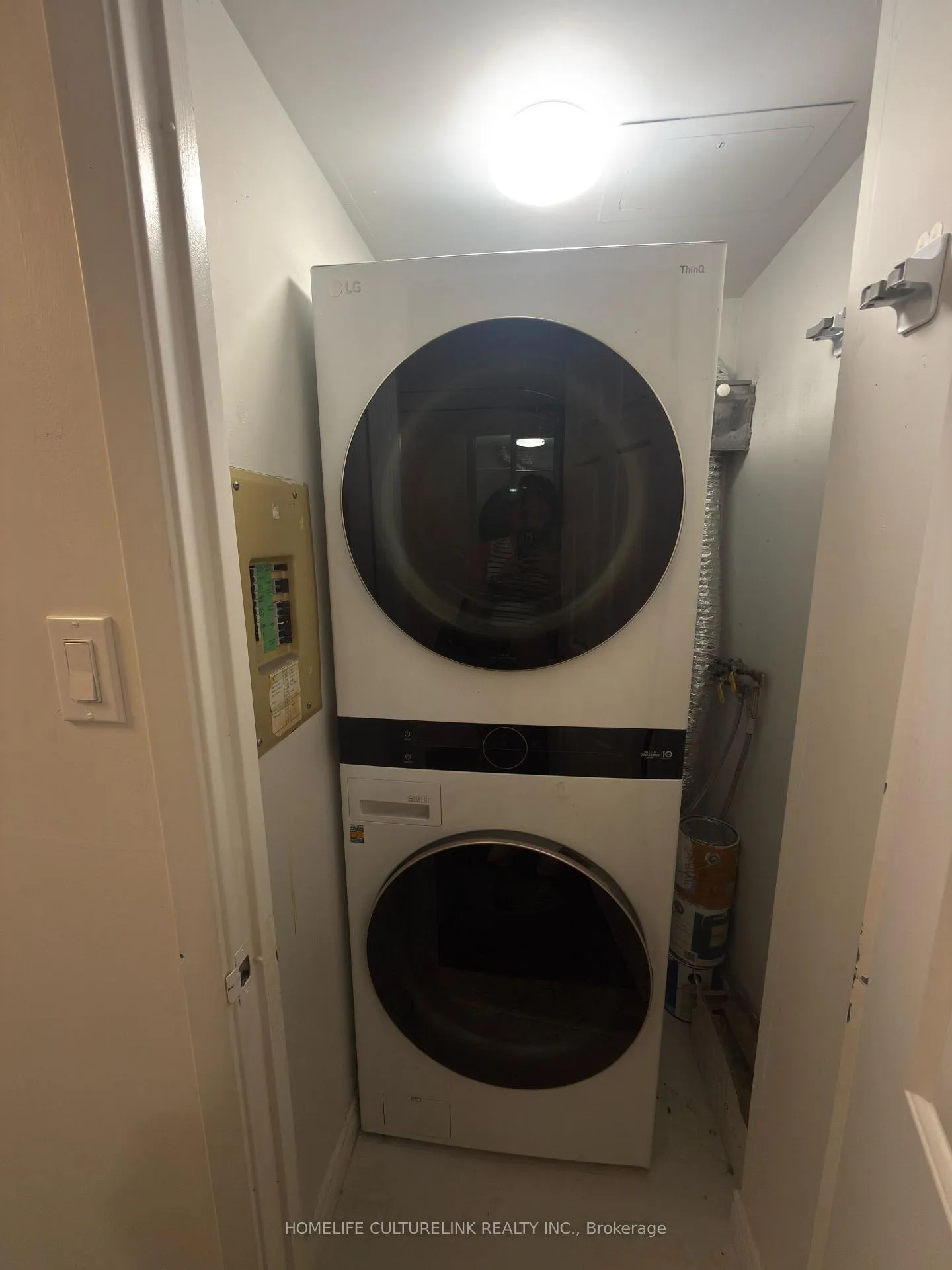 Photo 6 of Unit 1712, 711 Bay Street, Toronto, Bay Street Corridor — HOMEH