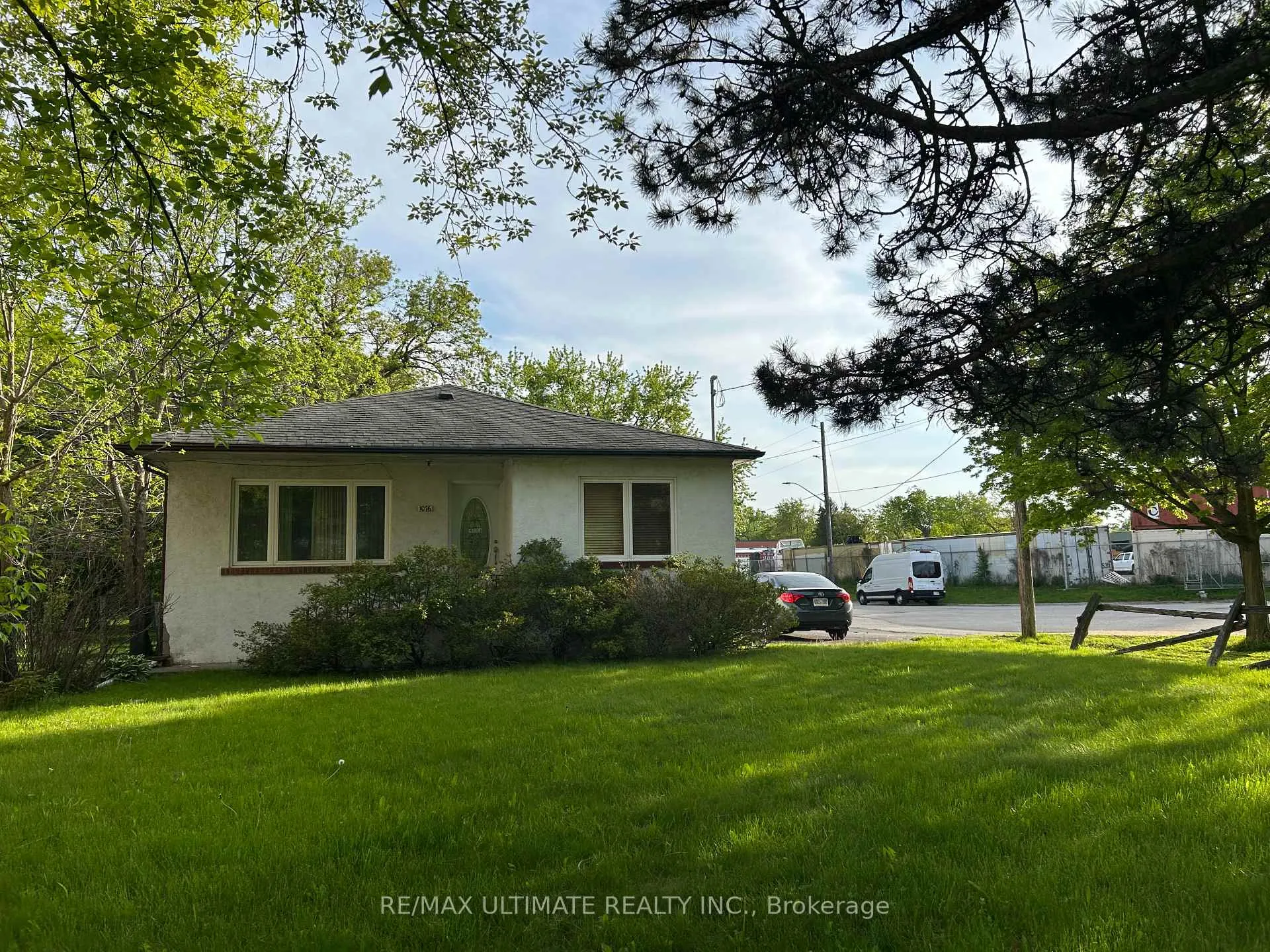 Photo of 1076 Dixie Road