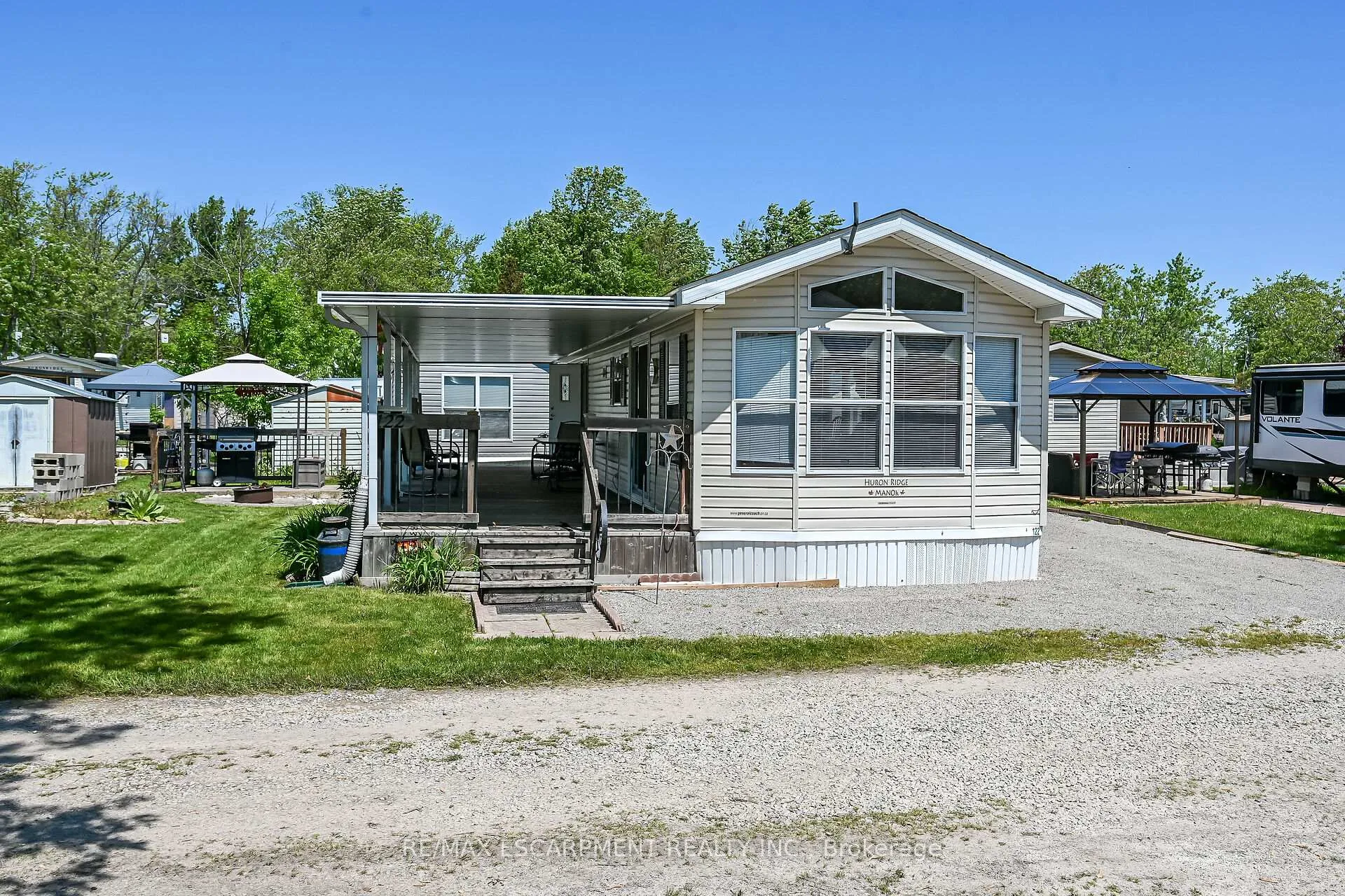 Front of Unit 122, 1001 Haldimand Road 17