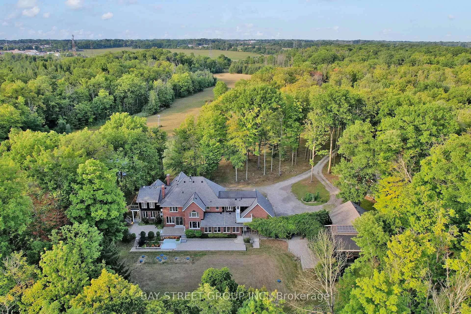 Photo of 902 Shaver Road