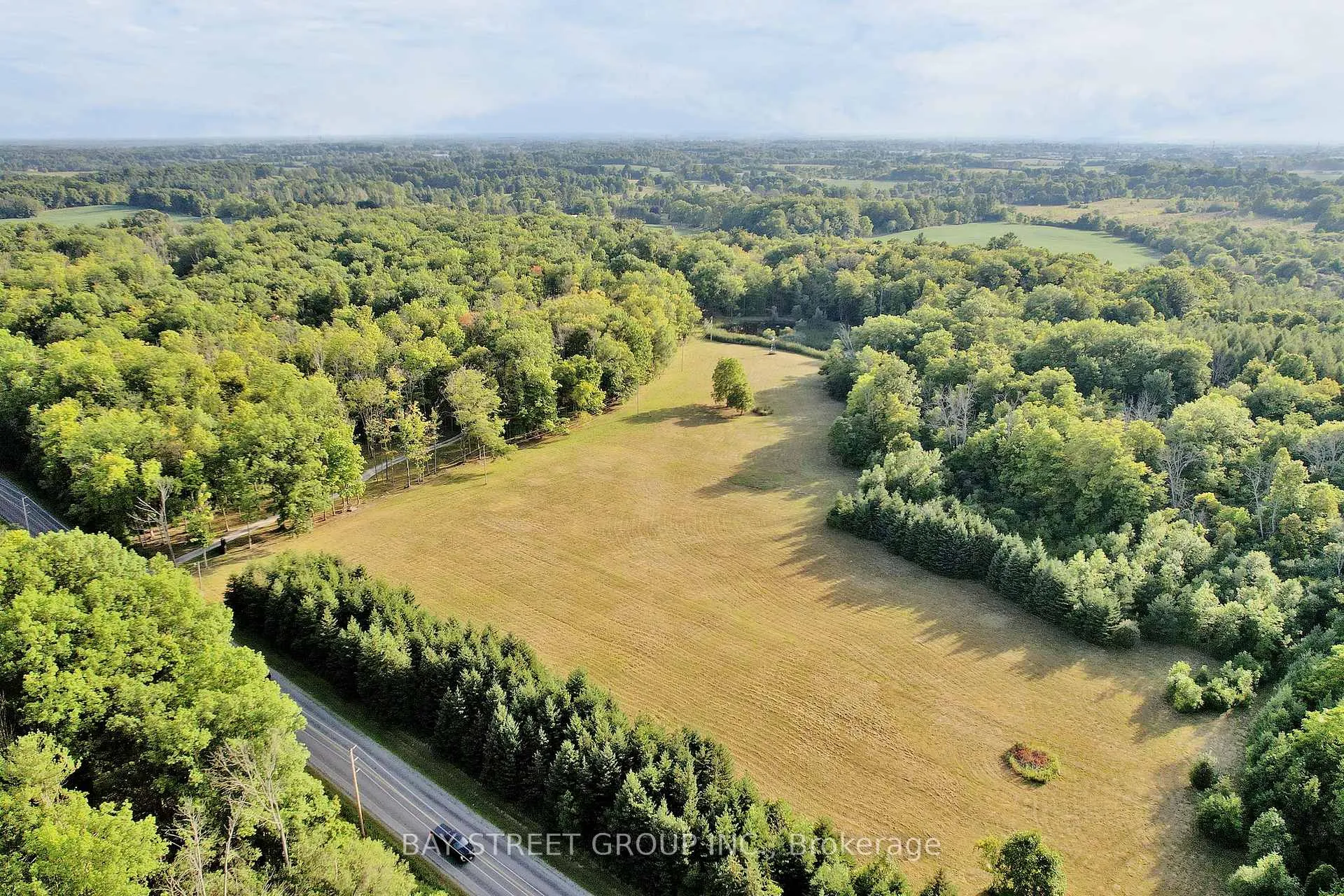 Photo 2 of 902 Shaver Road, Hamilton, Rural Ancaster — HOMEH