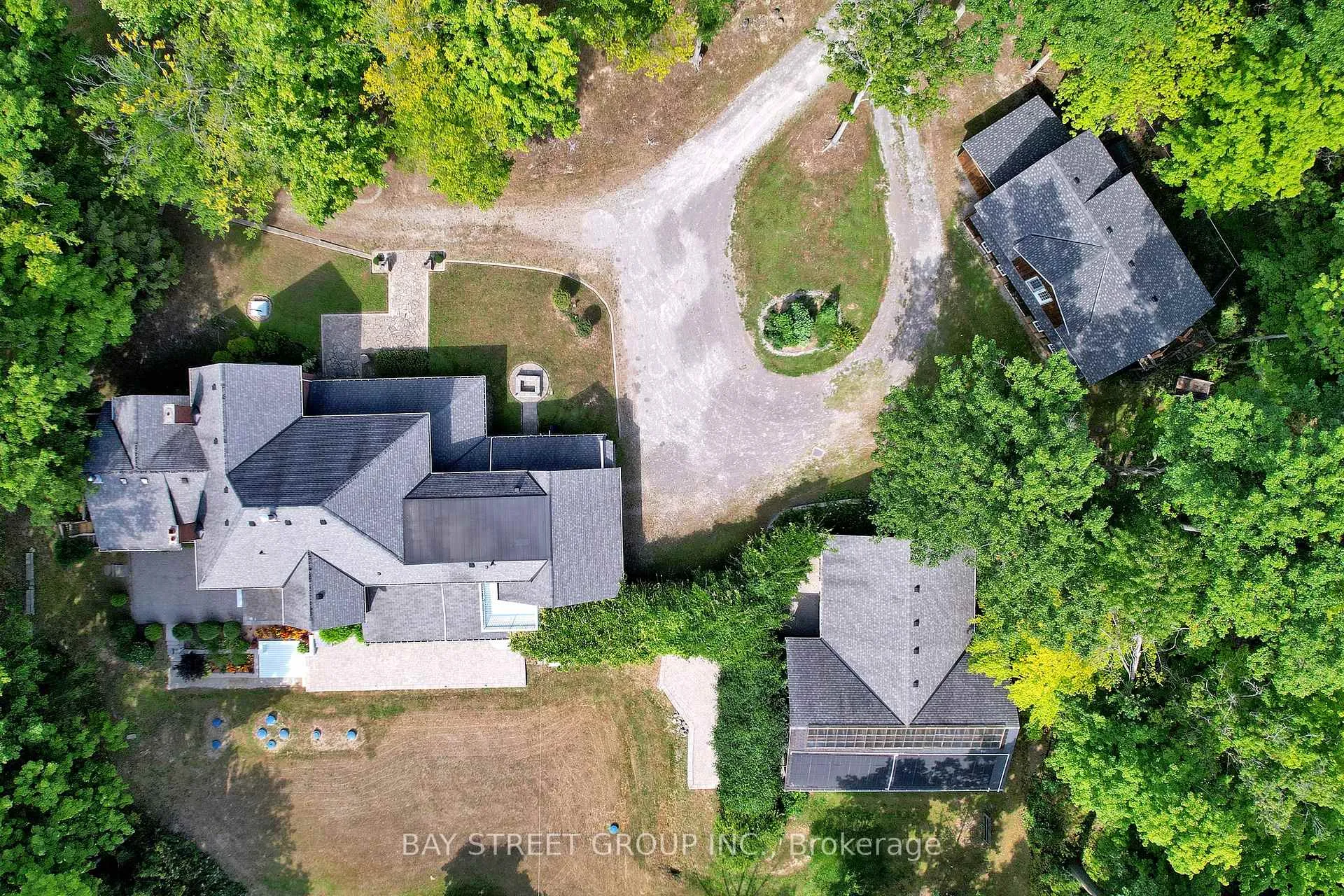 Photo 4 of 902 Shaver Road, Hamilton, Rural Ancaster — HOMEH