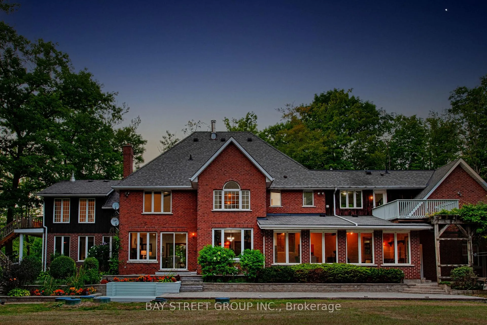 Photo 6 of 902 Shaver Road, Hamilton, Rural Ancaster — HOMEH