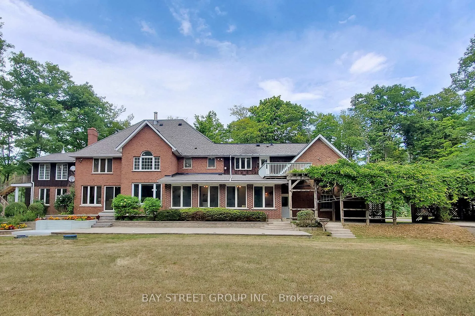 Photo 11 of 902 Shaver Road, Hamilton, Rural Ancaster — HOMEH