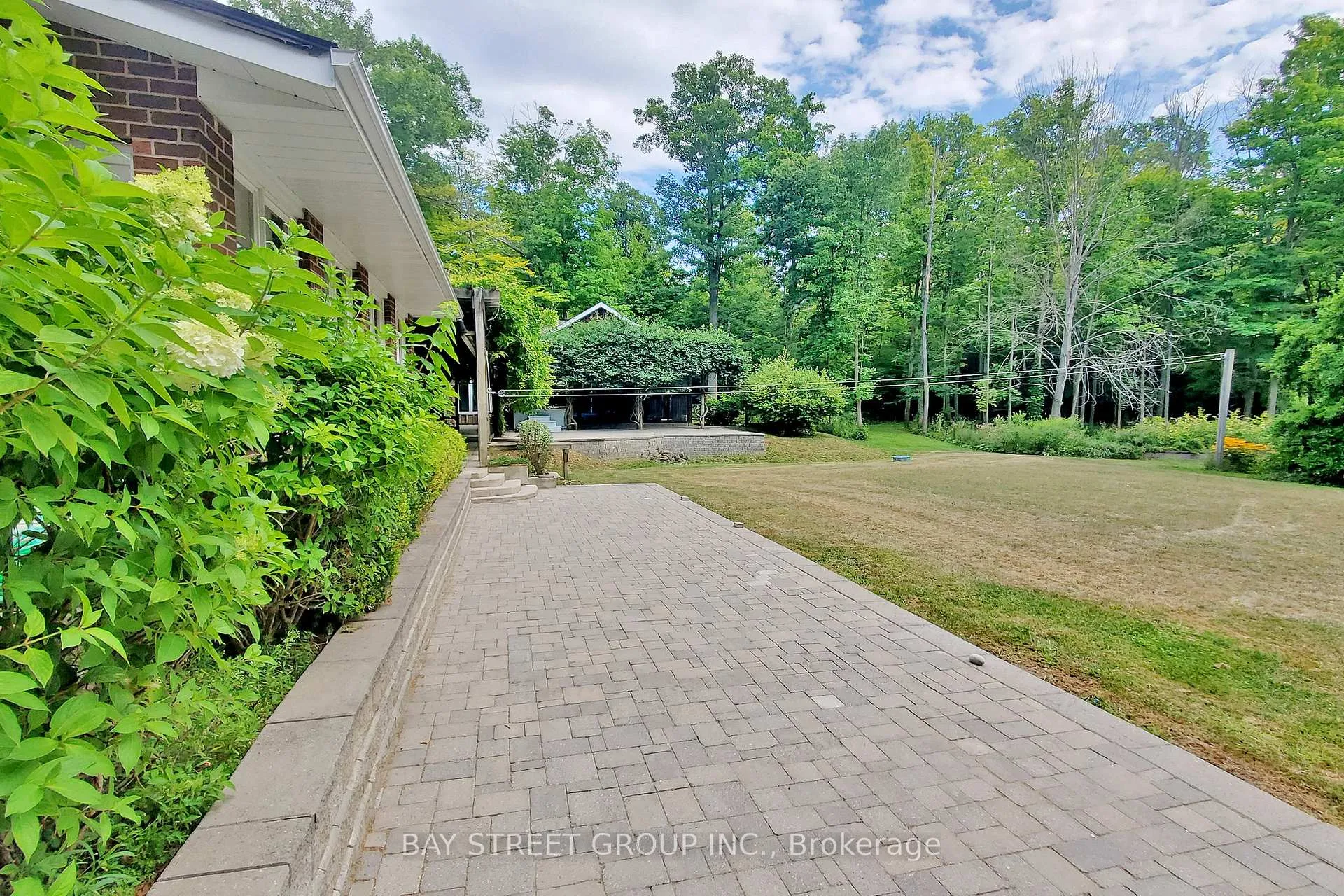 Photo 13 of 902 Shaver Road, Hamilton, Rural Ancaster — HOMEH
