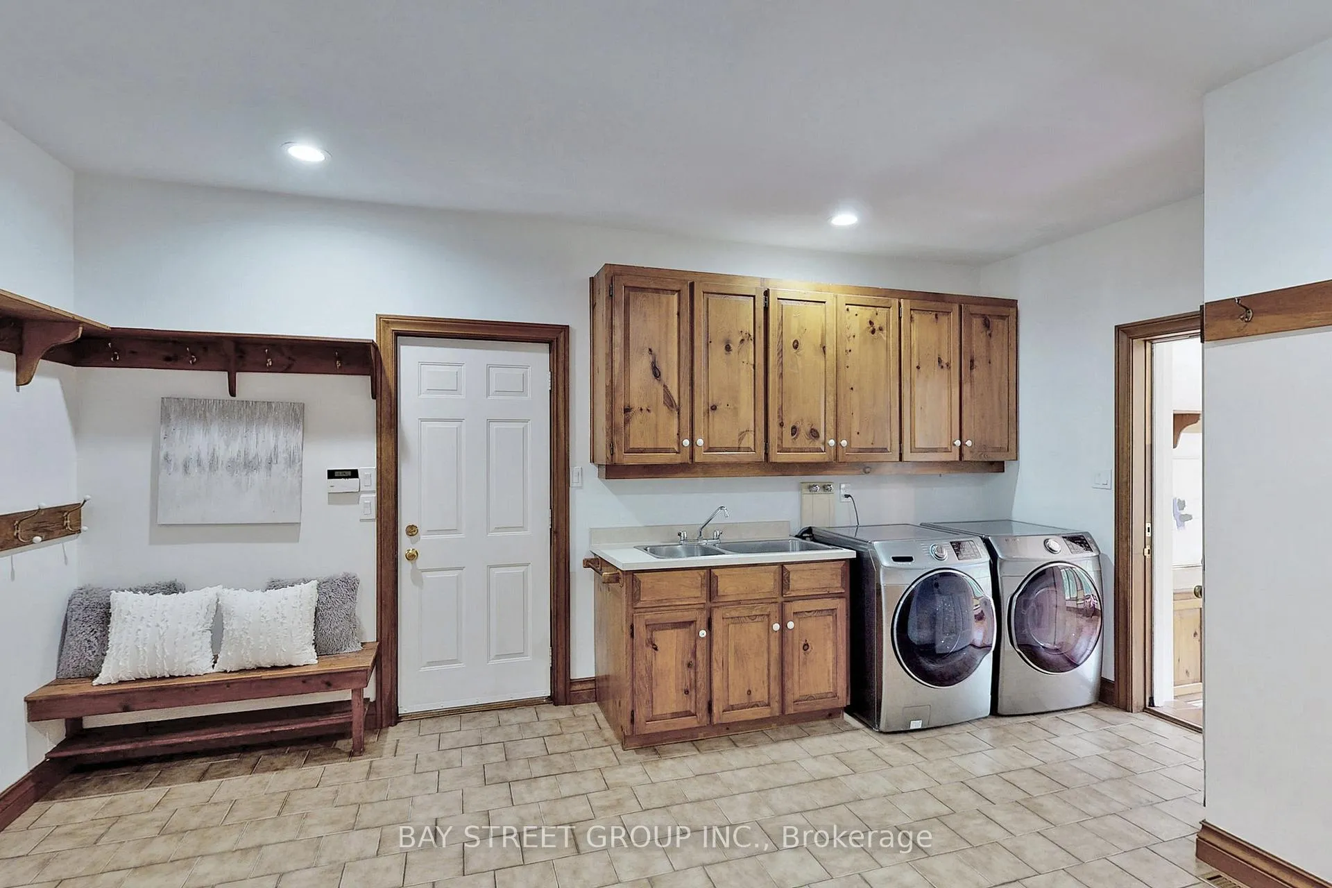 Photo 26 of 902 Shaver Road, Hamilton, Rural Ancaster — HOMEH