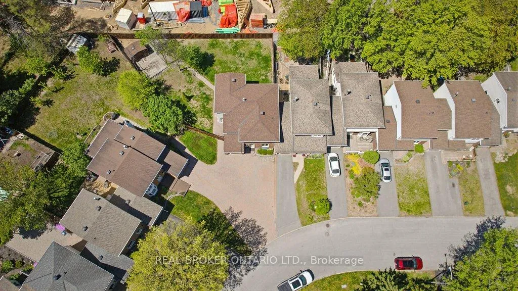Photo 3 of 13 Beddoe Lane, Ottawa, Blackburn Hamlet (South) — HOMEH