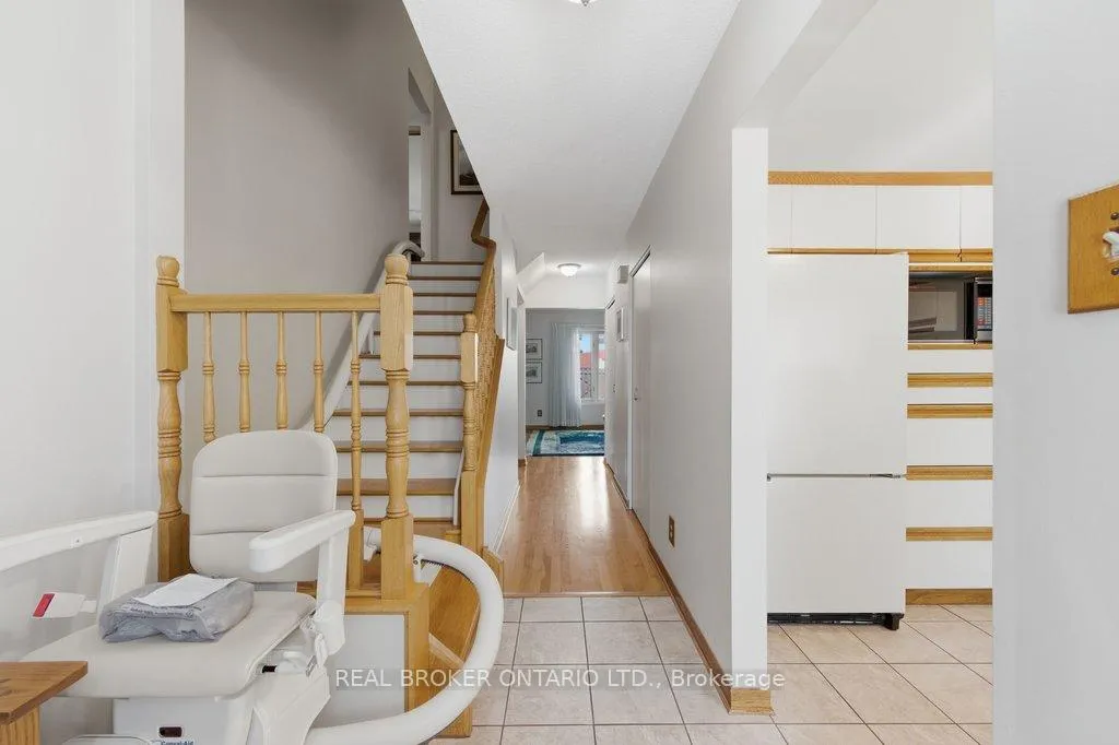 Photo 5 of 13 Beddoe Lane, Ottawa, Blackburn Hamlet (South) — HOMEH
