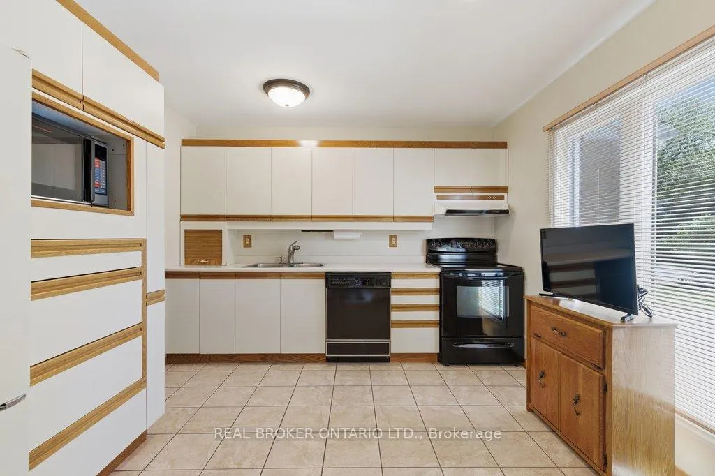 Photo 6 of 13 Beddoe Lane, Ottawa, Blackburn Hamlet (South) — HOMEH