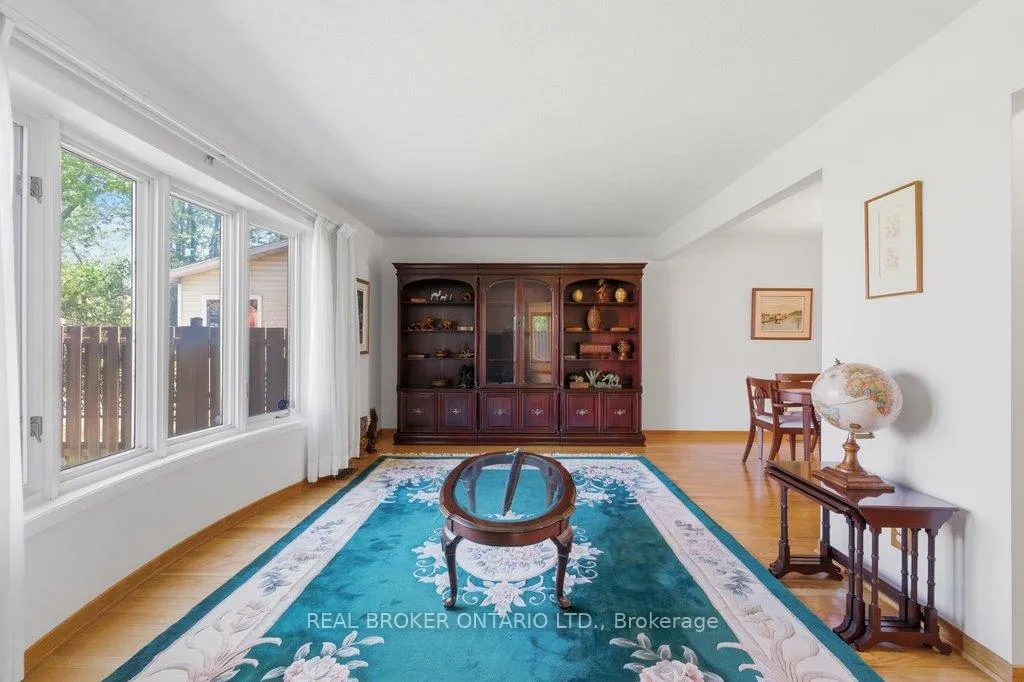 Photo 9 of 13 Beddoe Lane, Ottawa, Blackburn Hamlet (South) — HOMEH