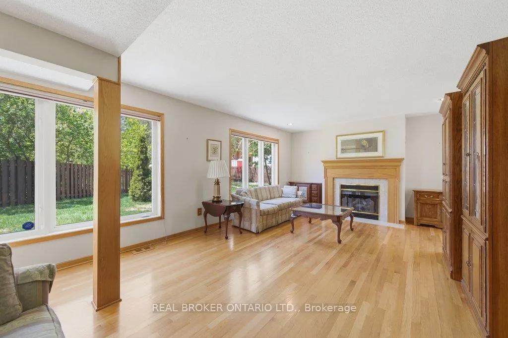Photo 11 of 13 Beddoe Lane, Ottawa, Blackburn Hamlet (South) — HOMEH