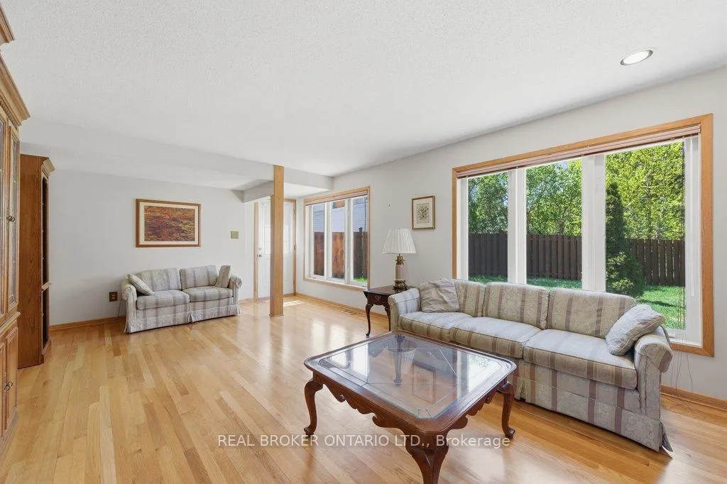 Photo 12 of 13 Beddoe Lane, Ottawa, Blackburn Hamlet (South) — HOMEH