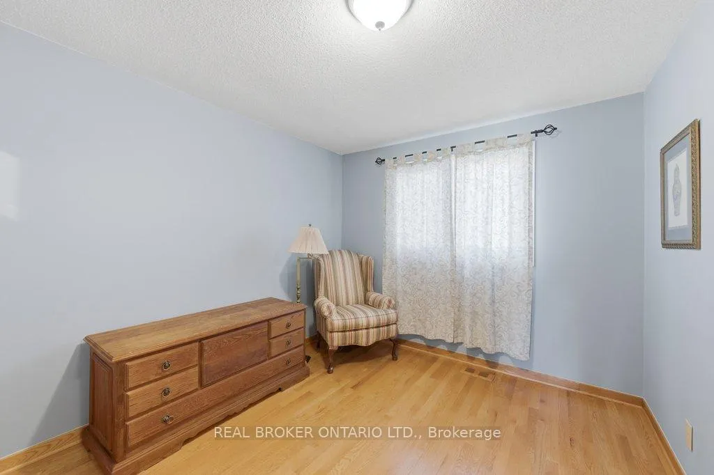 Photo 15 of 13 Beddoe Lane, Ottawa, Blackburn Hamlet (South) — HOMEH