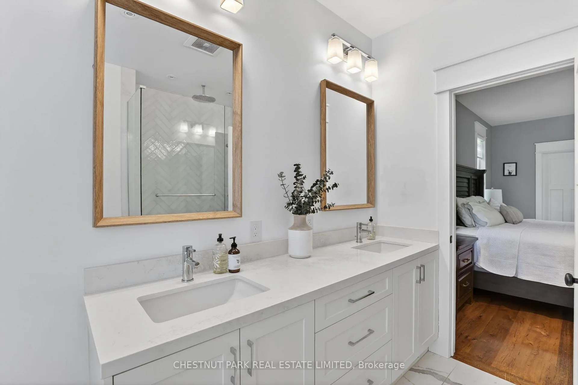 Photo 18 of 153 Riveredge Drive, Georgina, Keswick North — HOMEH