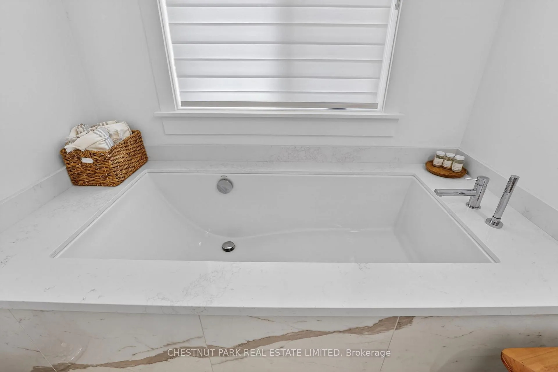 Photo 20 of 153 Riveredge Drive, Georgina, Keswick North — HOMEH