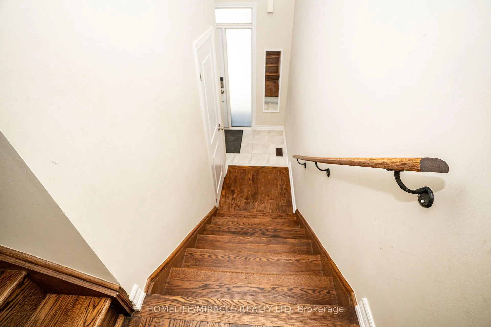 Photo 3 of 52 Douet Lane, Ajax, South East — HOMEH