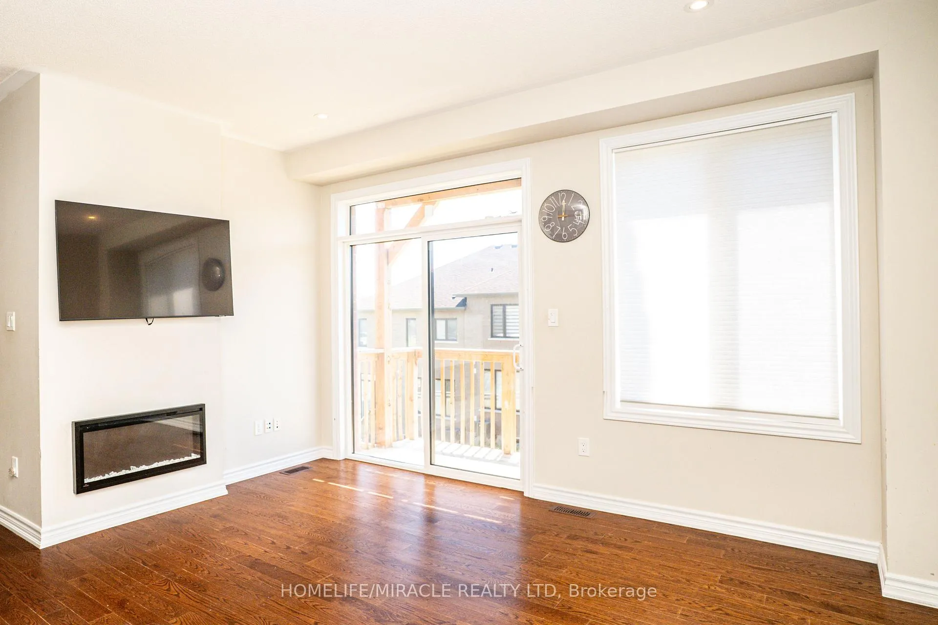 Photo 6 of 52 Douet Lane, Ajax, South East — HOMEH