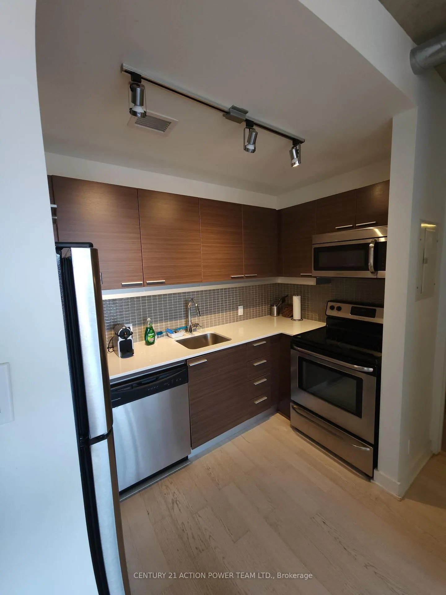 Photo 3 of Unit 411, 354 Gladstone Avenue, Ottawa, Ottawa Centre — HOMEH