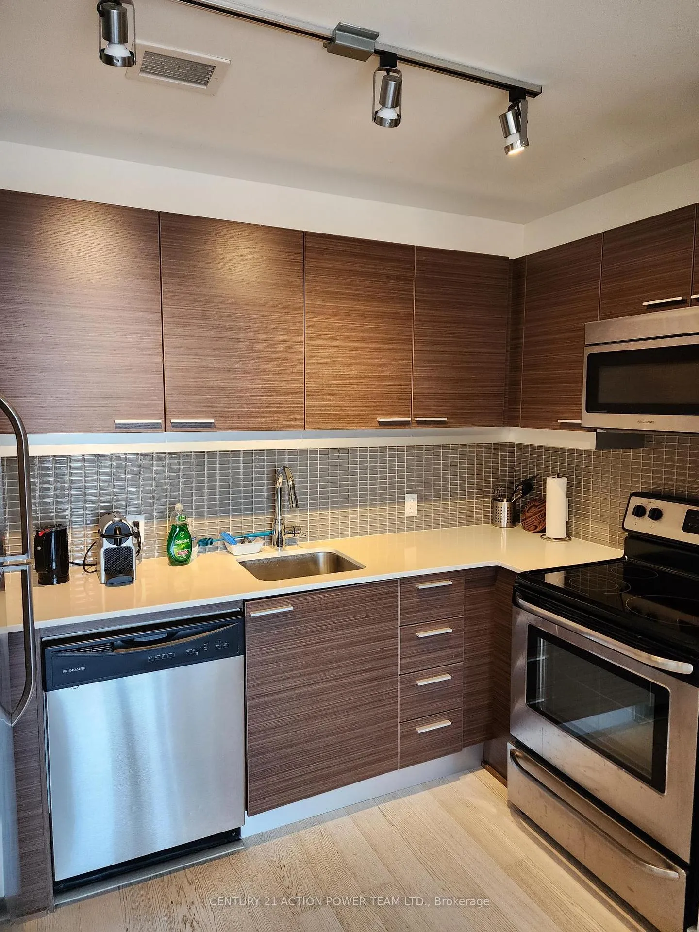 Photo 4 of Unit 411, 354 Gladstone Avenue, Ottawa, Ottawa Centre — HOMEH