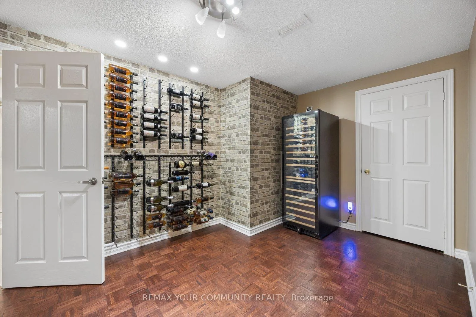 Photo 41 of 2 Riggs Court, Richmond Hill, Mill Pond — HOMEH