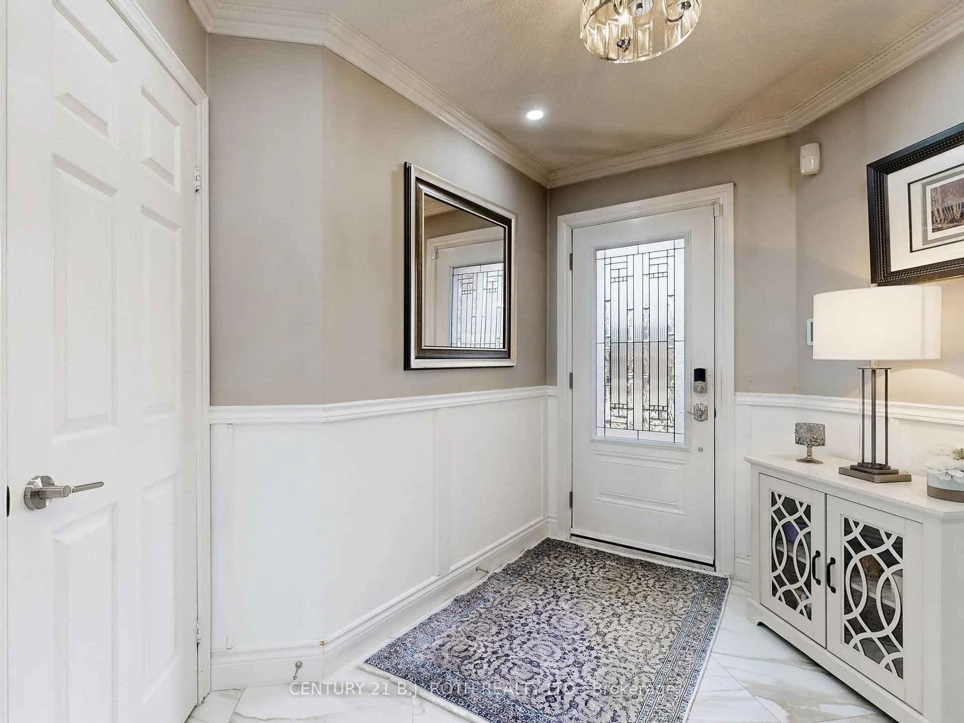 Photo 3 of 14 Round Leaf Court, Barrie, Holly — HOMEH