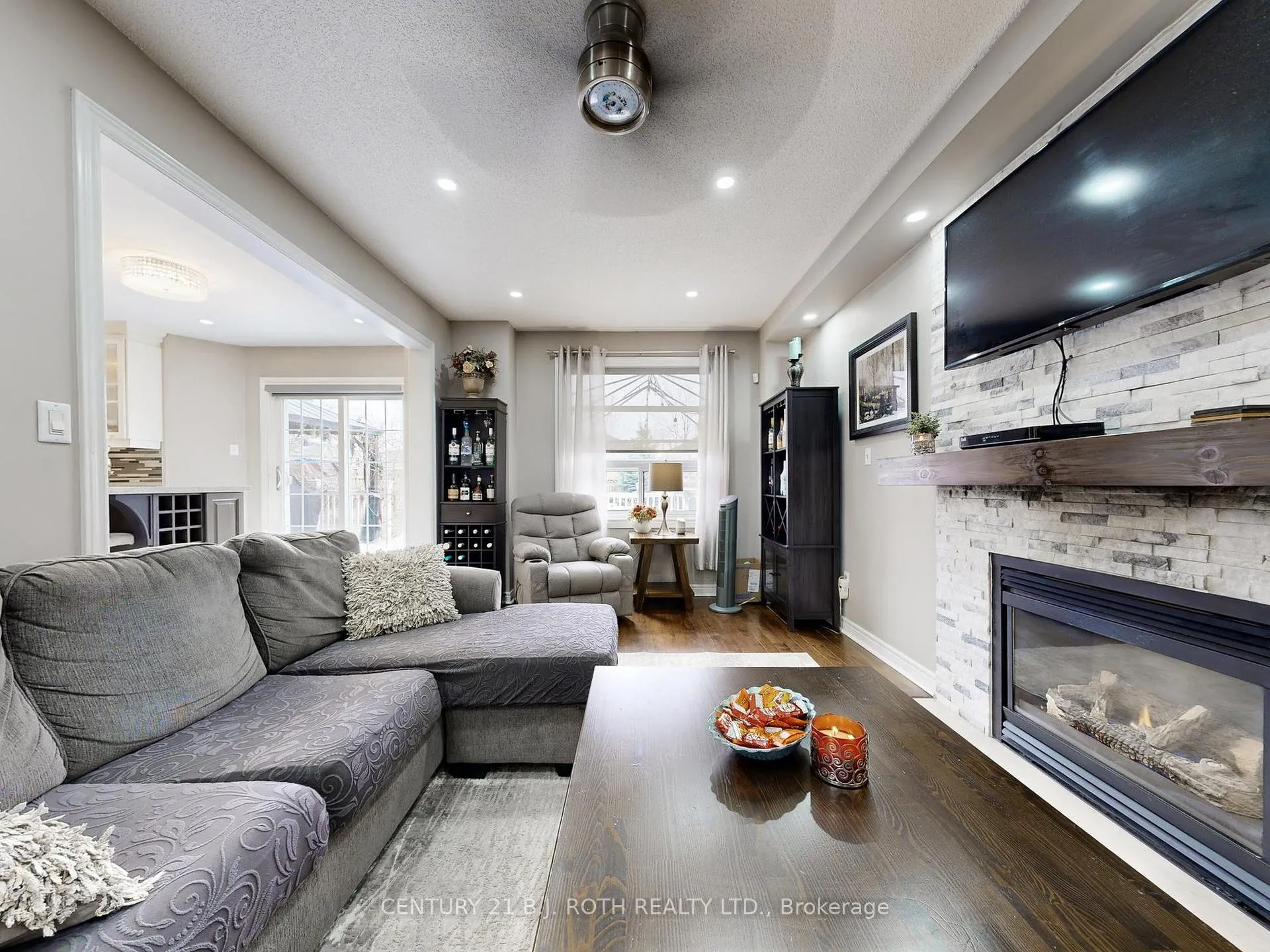 Photo 5 of 14 Round Leaf Court, Barrie, Holly — HOMEH
