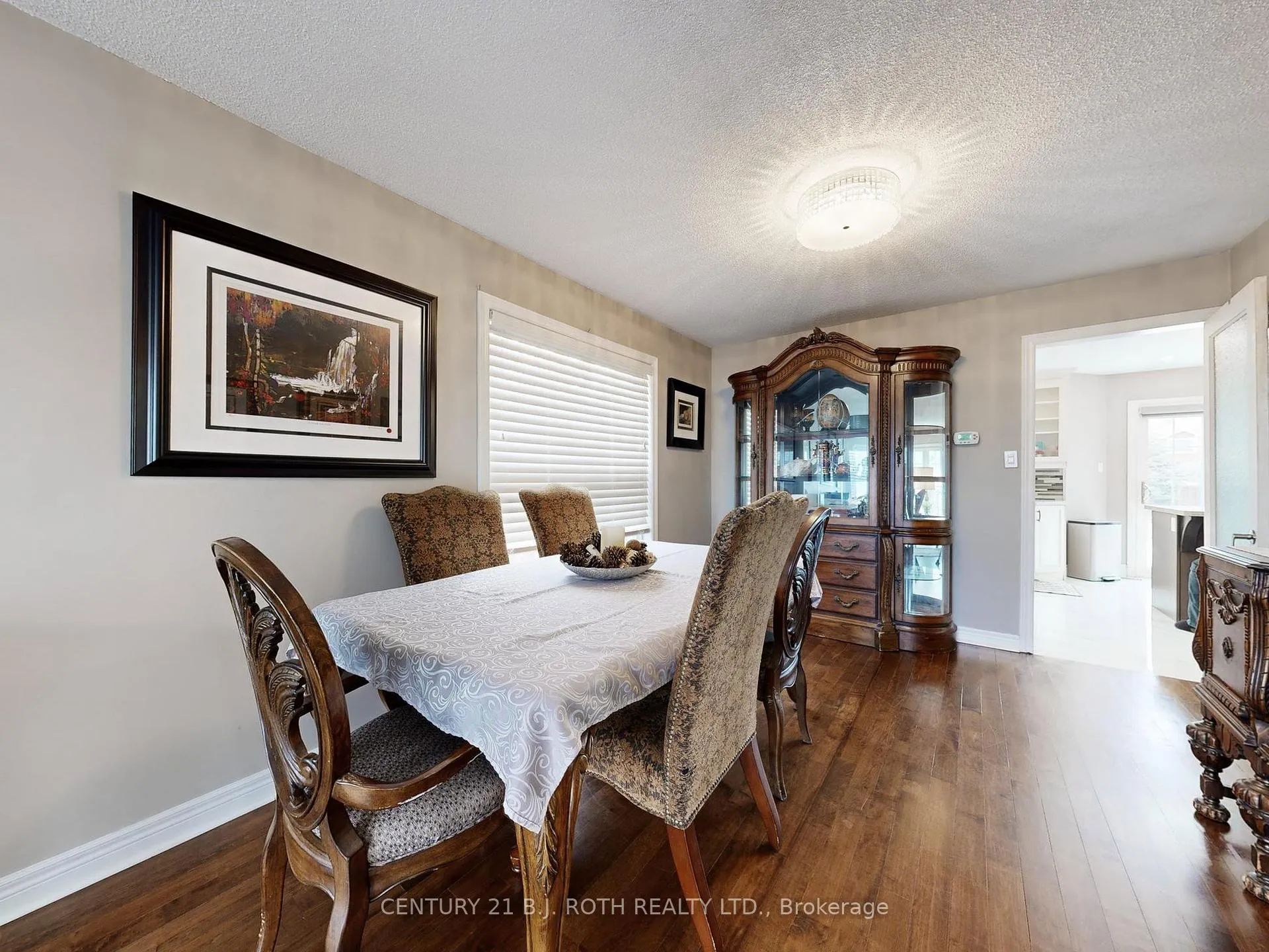 Photo 9 of 14 Round Leaf Court, Barrie, Holly — HOMEH